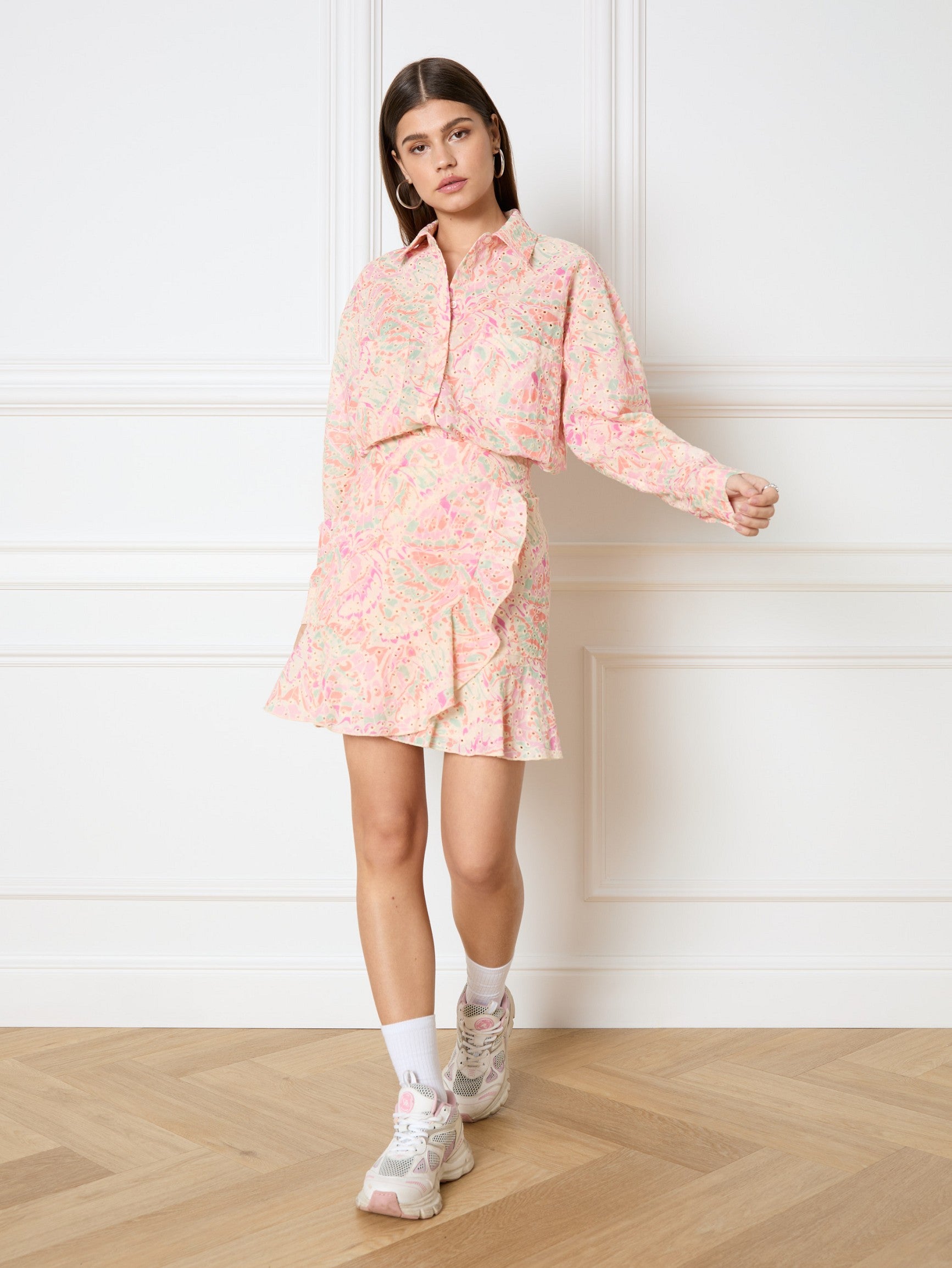 REFINED DEPARTMENT | JAZZY BROIDERIE BLOUSE - SOFT PINK