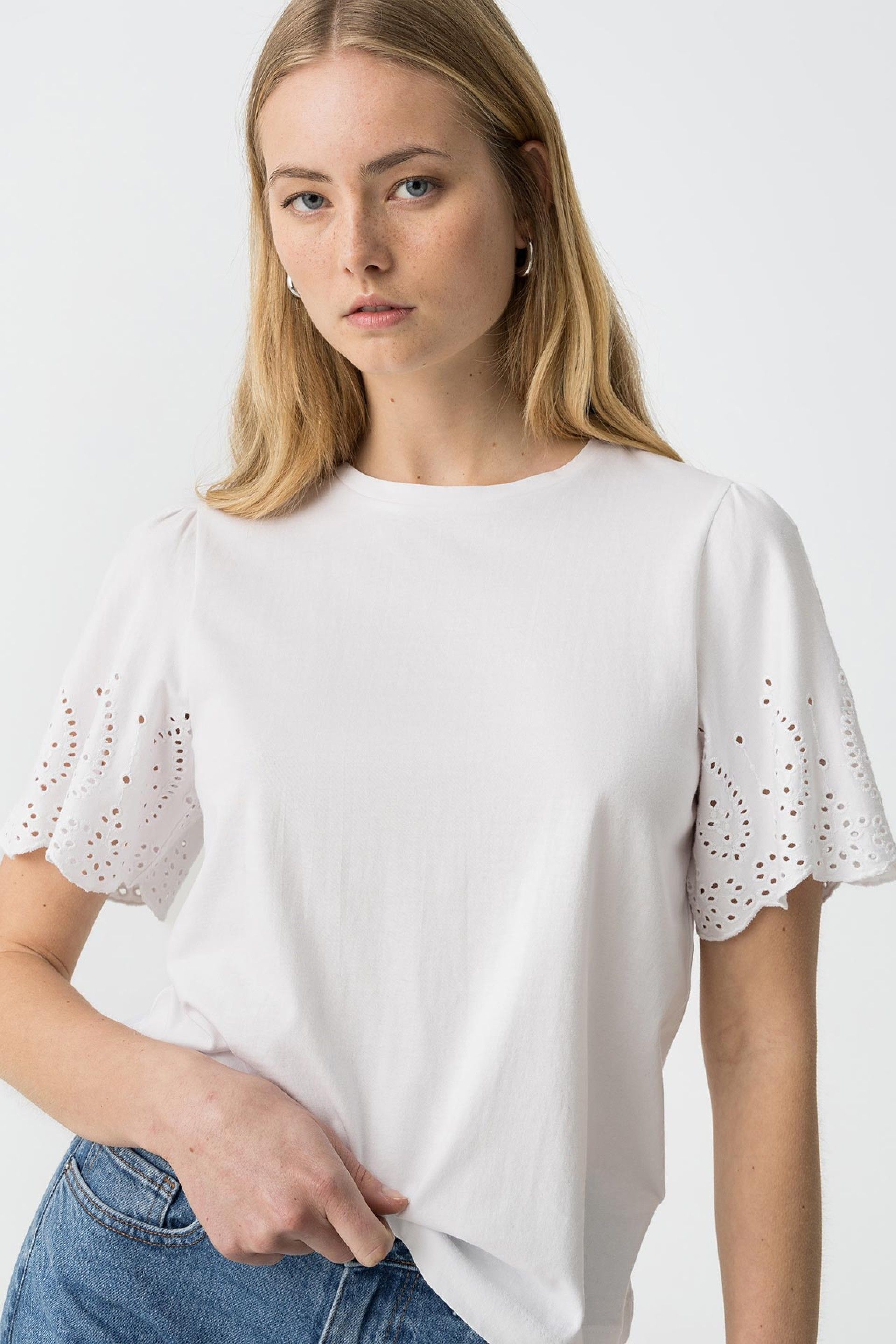 BIRDY BRODERY SLEEVE - WHITE