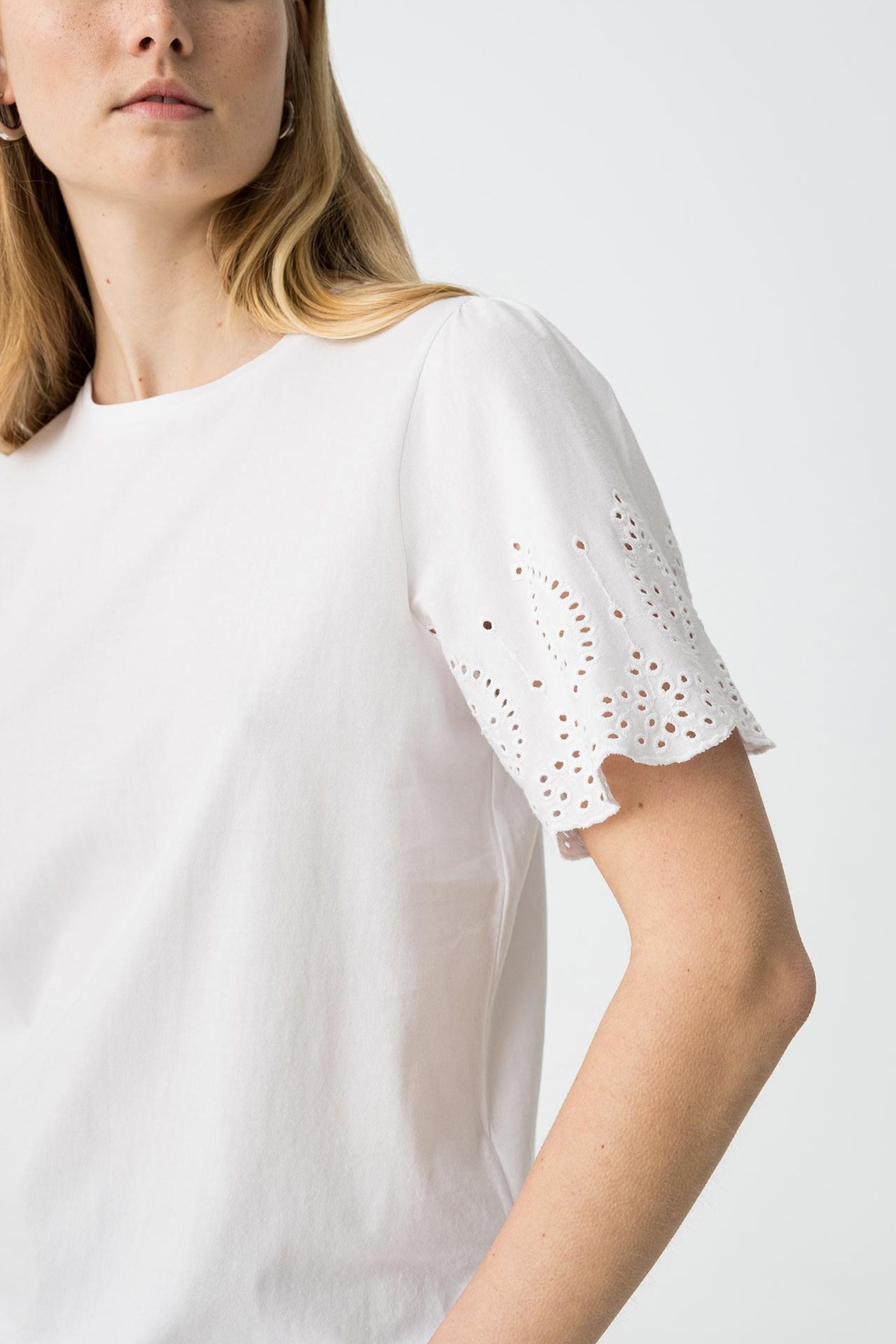 BIRDY BRODERY SLEEVE - WHITE