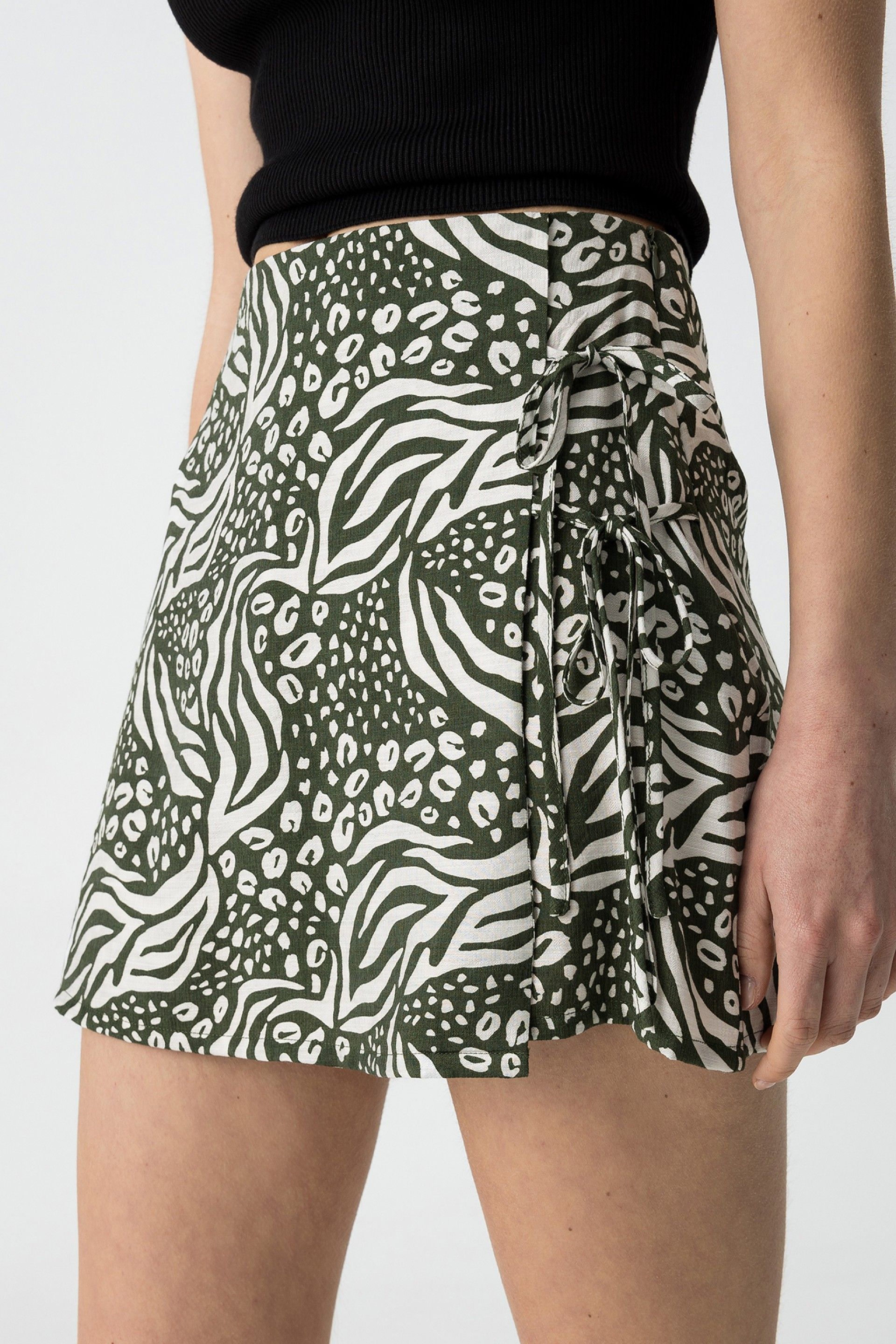 PIPA FAUNA SKORT - BURNT OLIVE