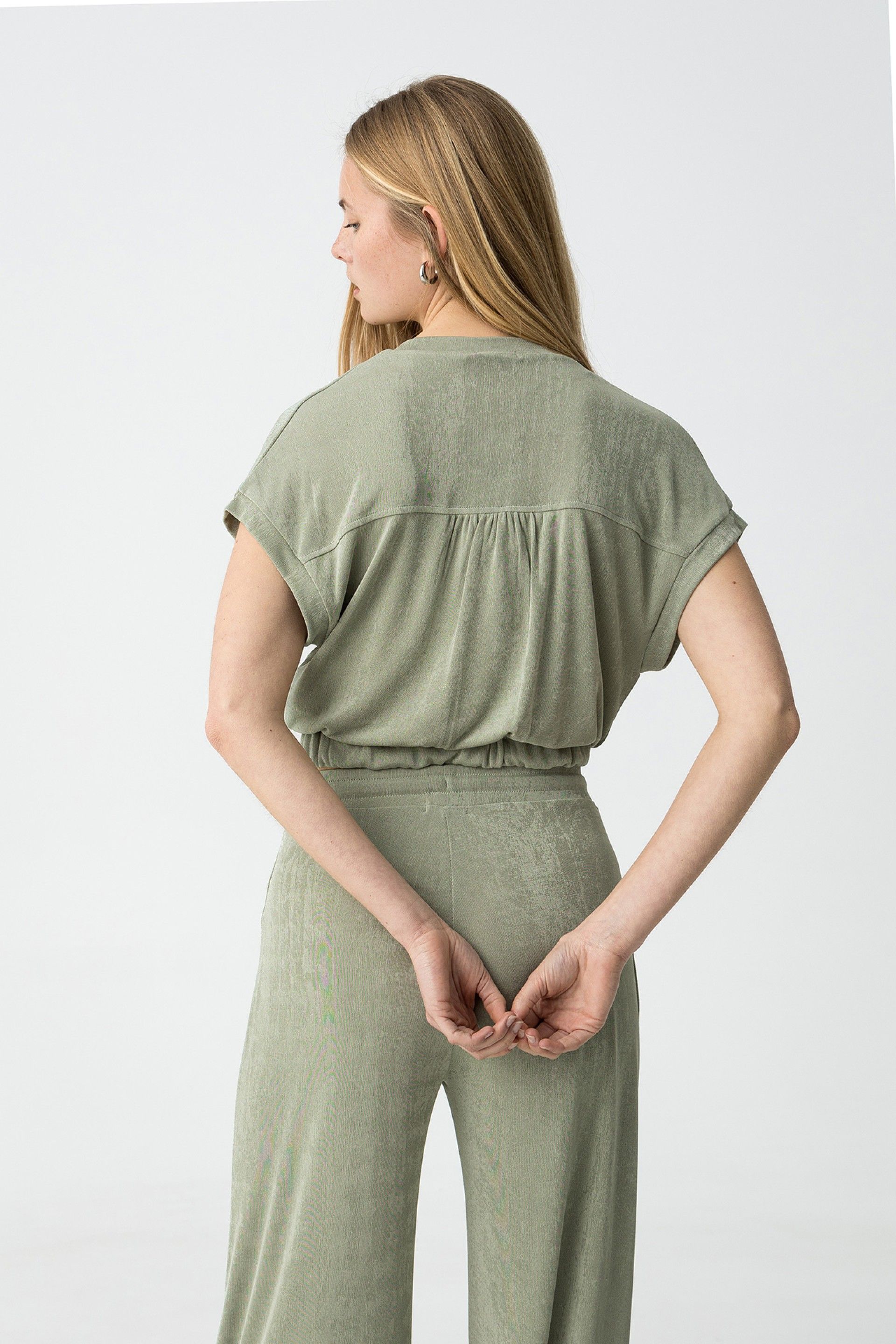 CAMALEON CRISS CROSS TOP - HEDGE GREEN