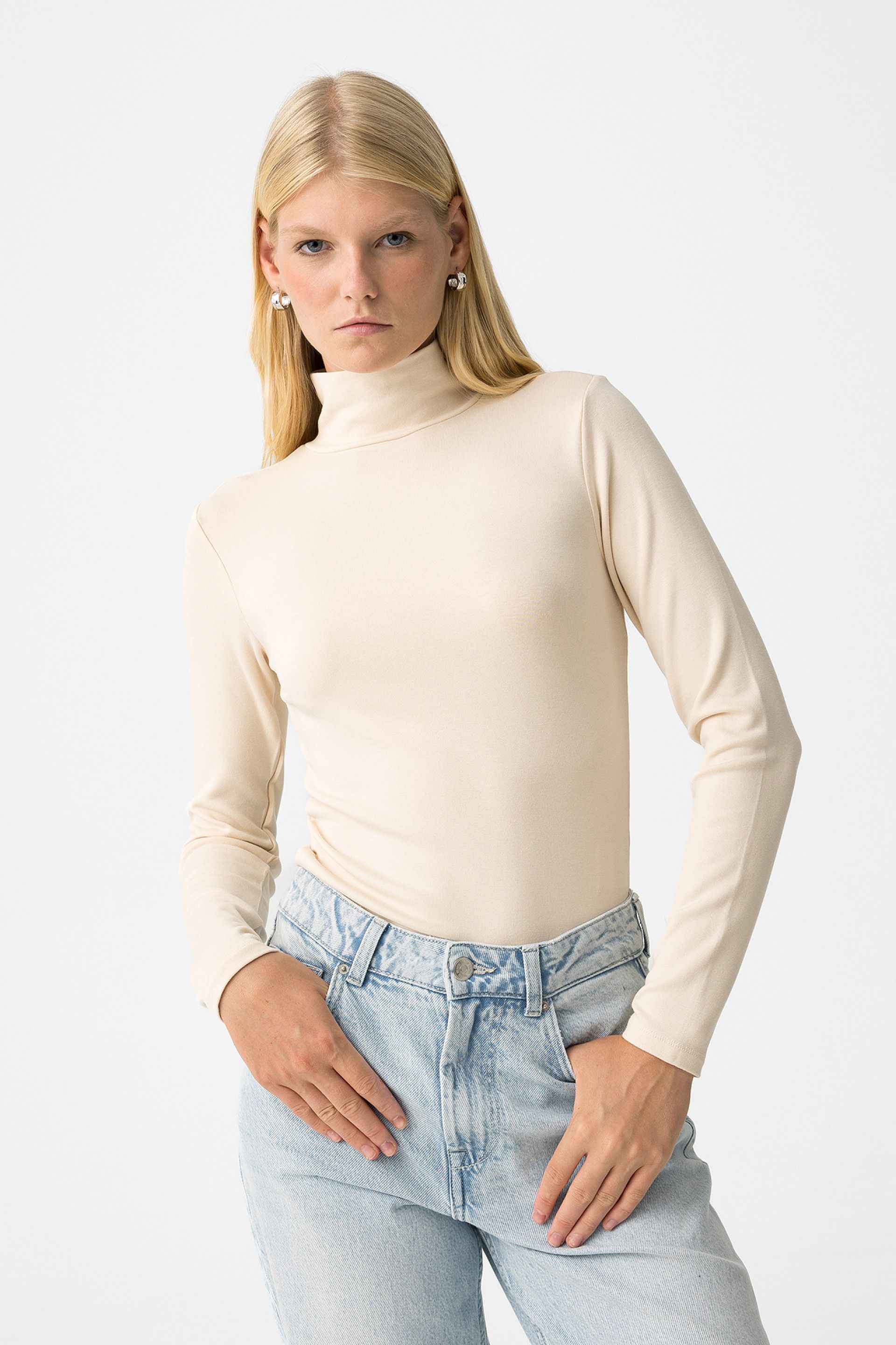 BILBAO BASIC TURTLENECK TOP - OFF WHITE