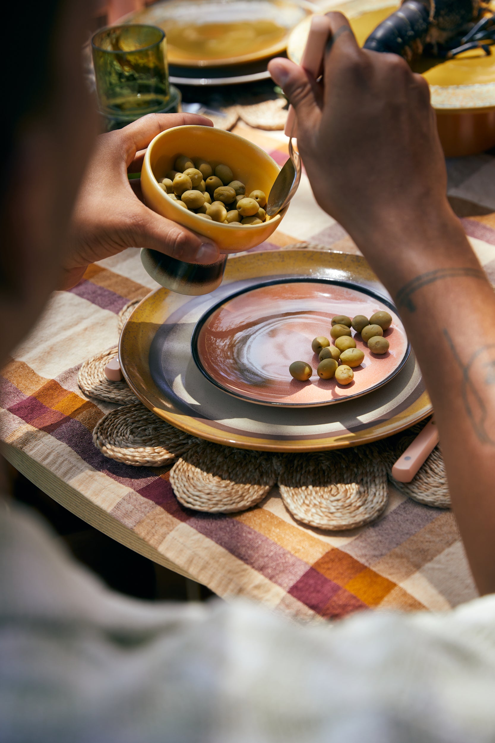 HKliving |70S CERAMICS: DINNER PLATE - COCONUT