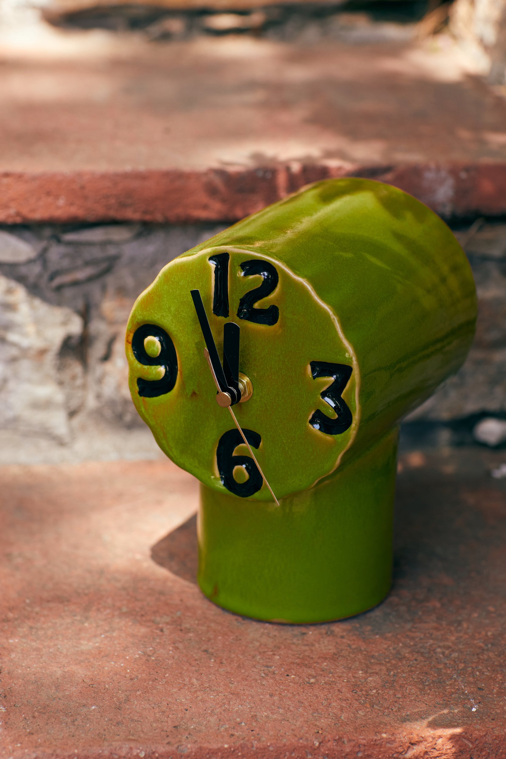 HKliving | RETRO CERAMIC CLOCK - OLIVE