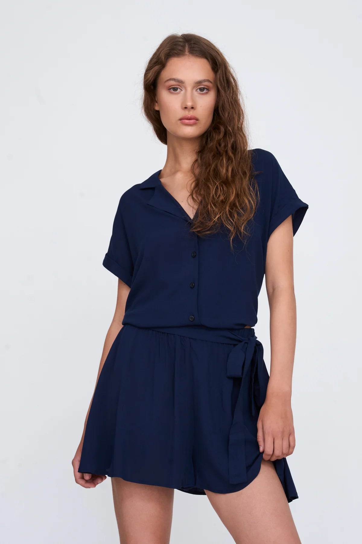 PITA V-NECK SS BLOUSE - NAVY
