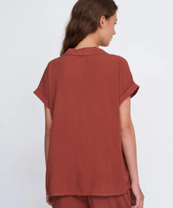 MINA V-NECK SS BLOUSE - RUST
