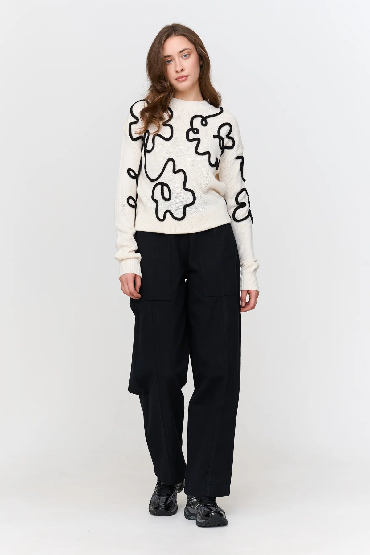 MOEMO SKETCH PULLOVER - WHITE