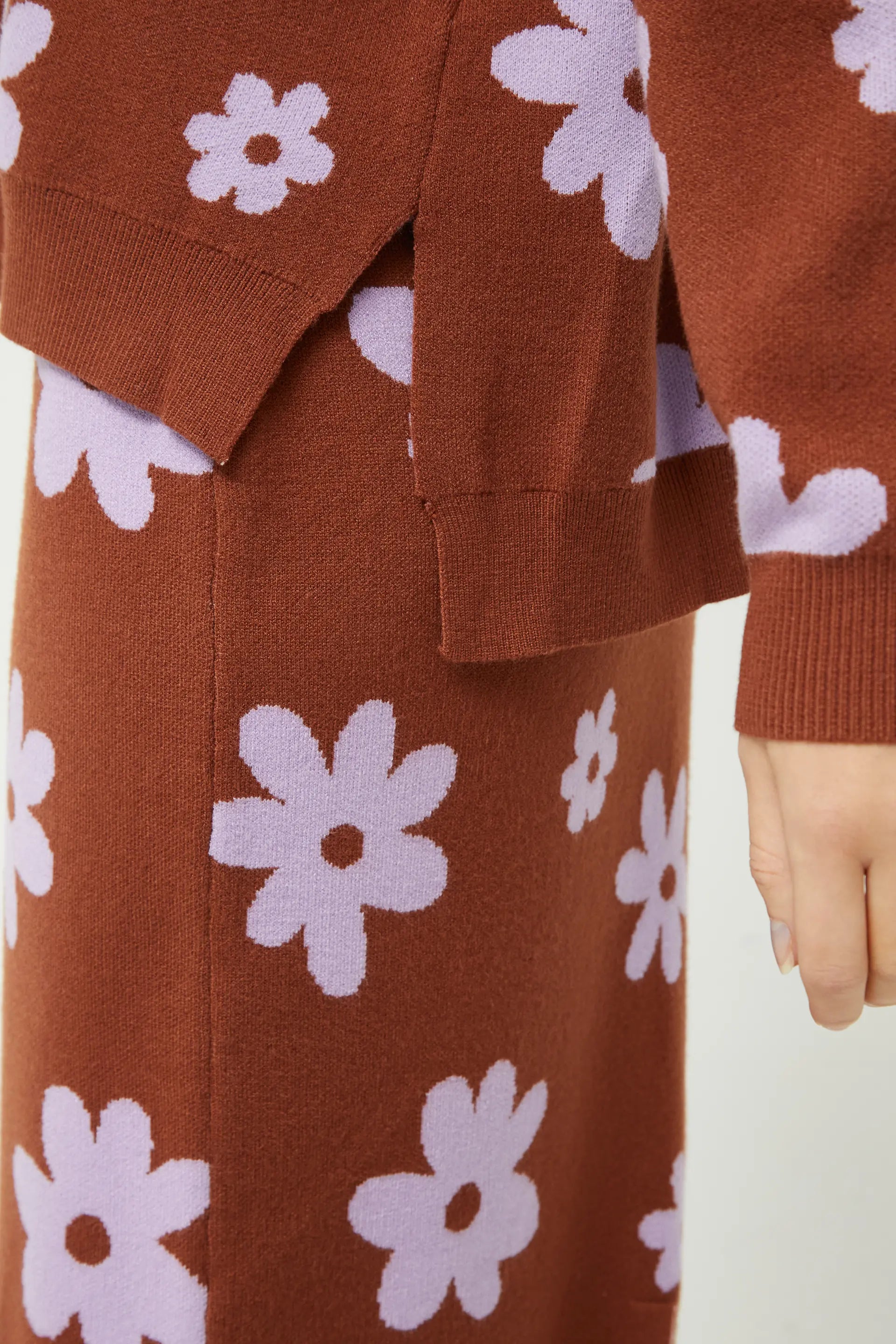 COMPAÑÍA FANTASTICA | FLOWER POWER PULLOVER - BROWN & LILAC