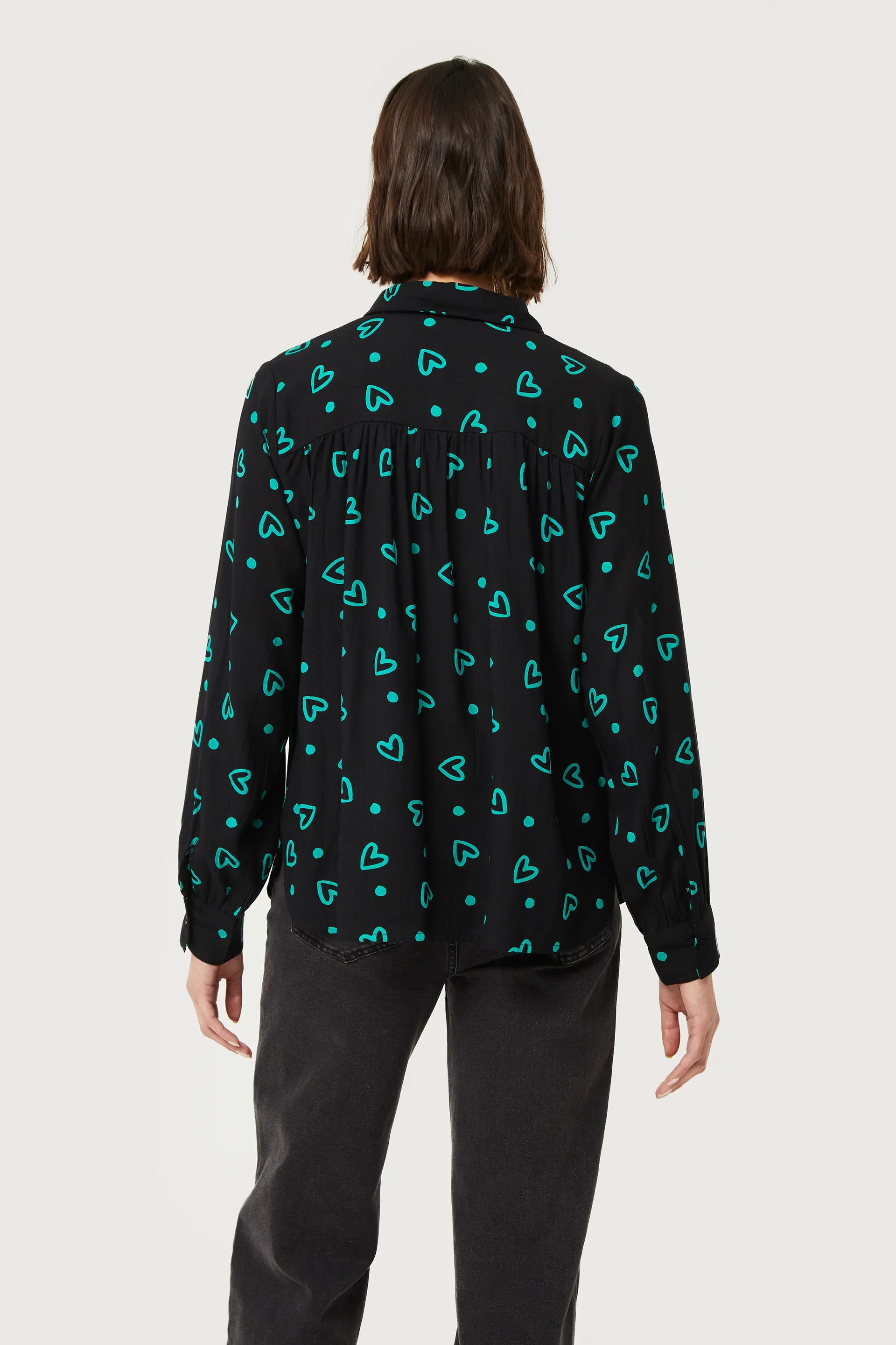 ARTY HEARTY PRINT SHIRT - BLACK & GREEN