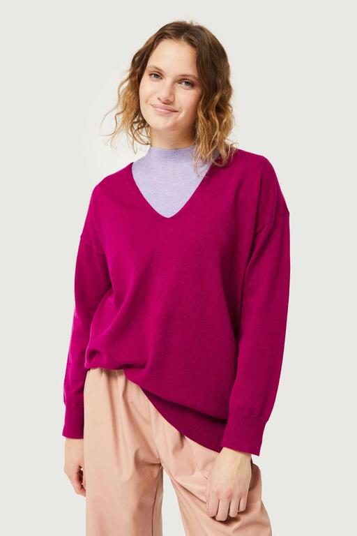 COMPAÑÍA FANTASTICA | KNITTED V-NECK PULLOVER - MAGENTA