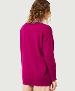 COMPAÑÍA FANTASTICA | KNITTED V-NECK PULLOVER - MAGENTA