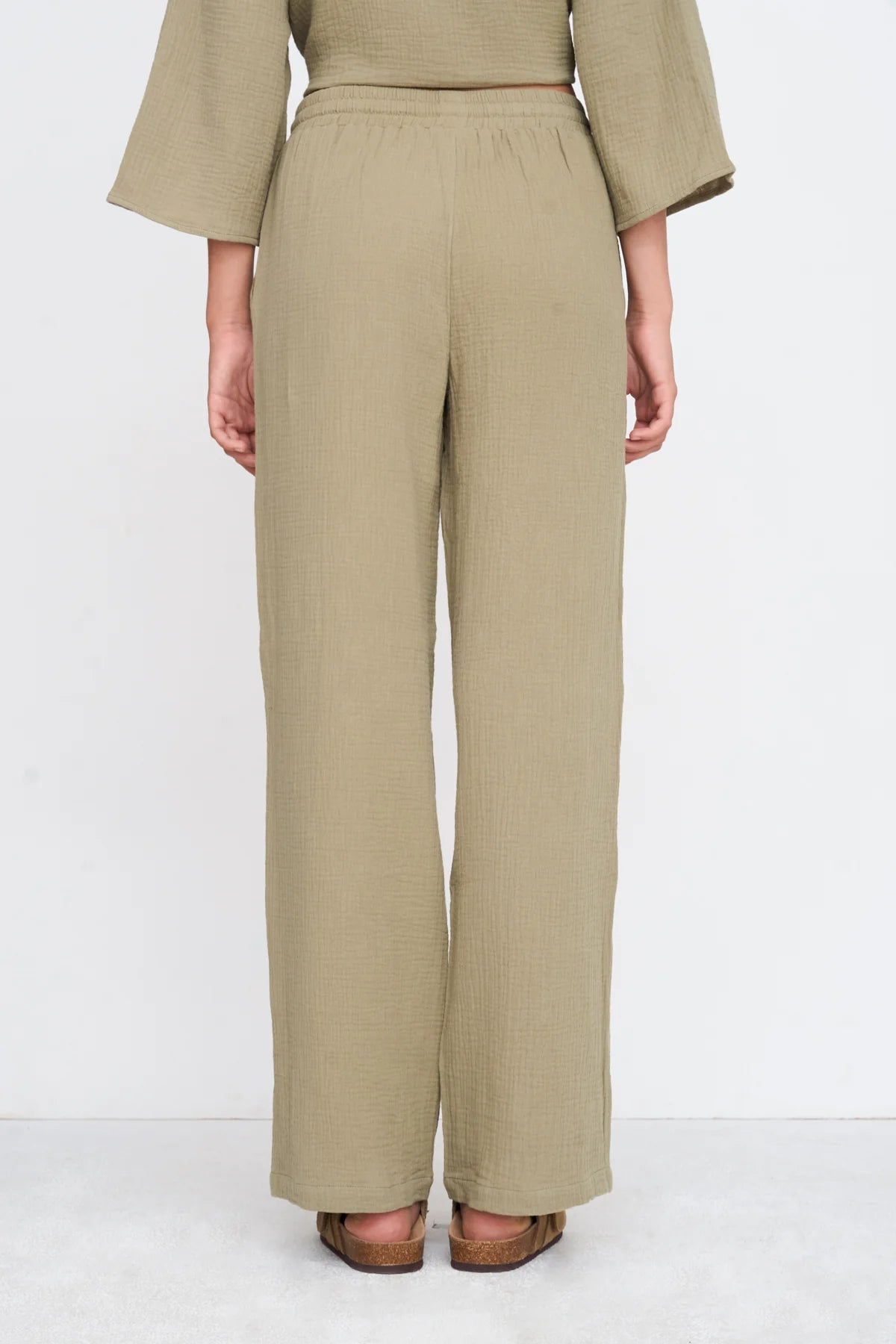 CRINKLE TROUSERS - OLIVE GREEN