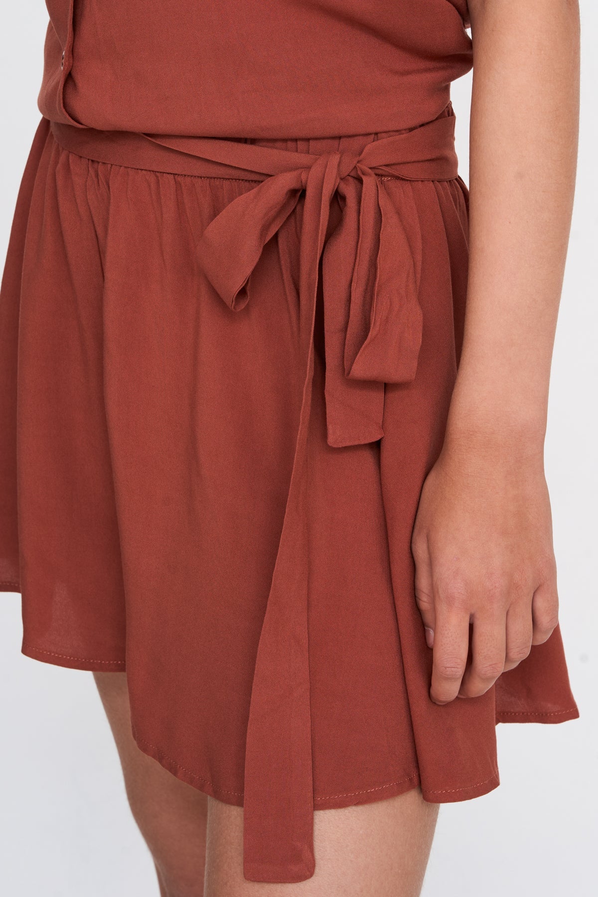 MINA BOW HW SHORTS - RUST