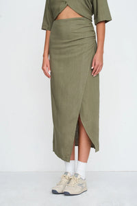 SPLIT MIDI SKIRT - GREEN