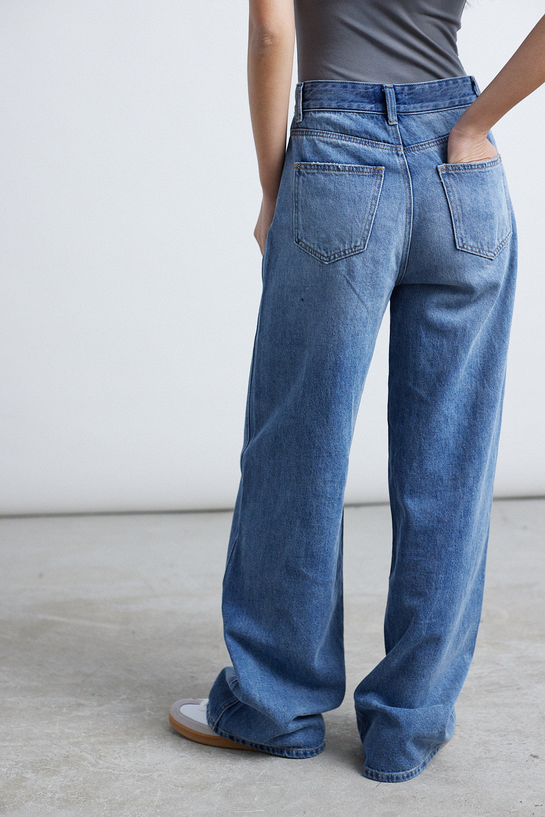 WIDE HW JEANS - MEDIUM BLUE