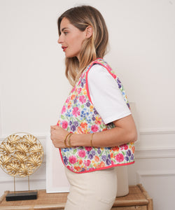 JAINE QUILTED FLOWER GILET -FUCHSIA