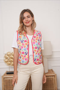 JAINE QUILTED FLOWER GILET -FUCHSIA