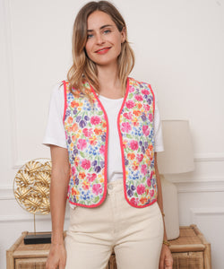 JAINE QUILTED FLOWER GILET -FUCHSIA