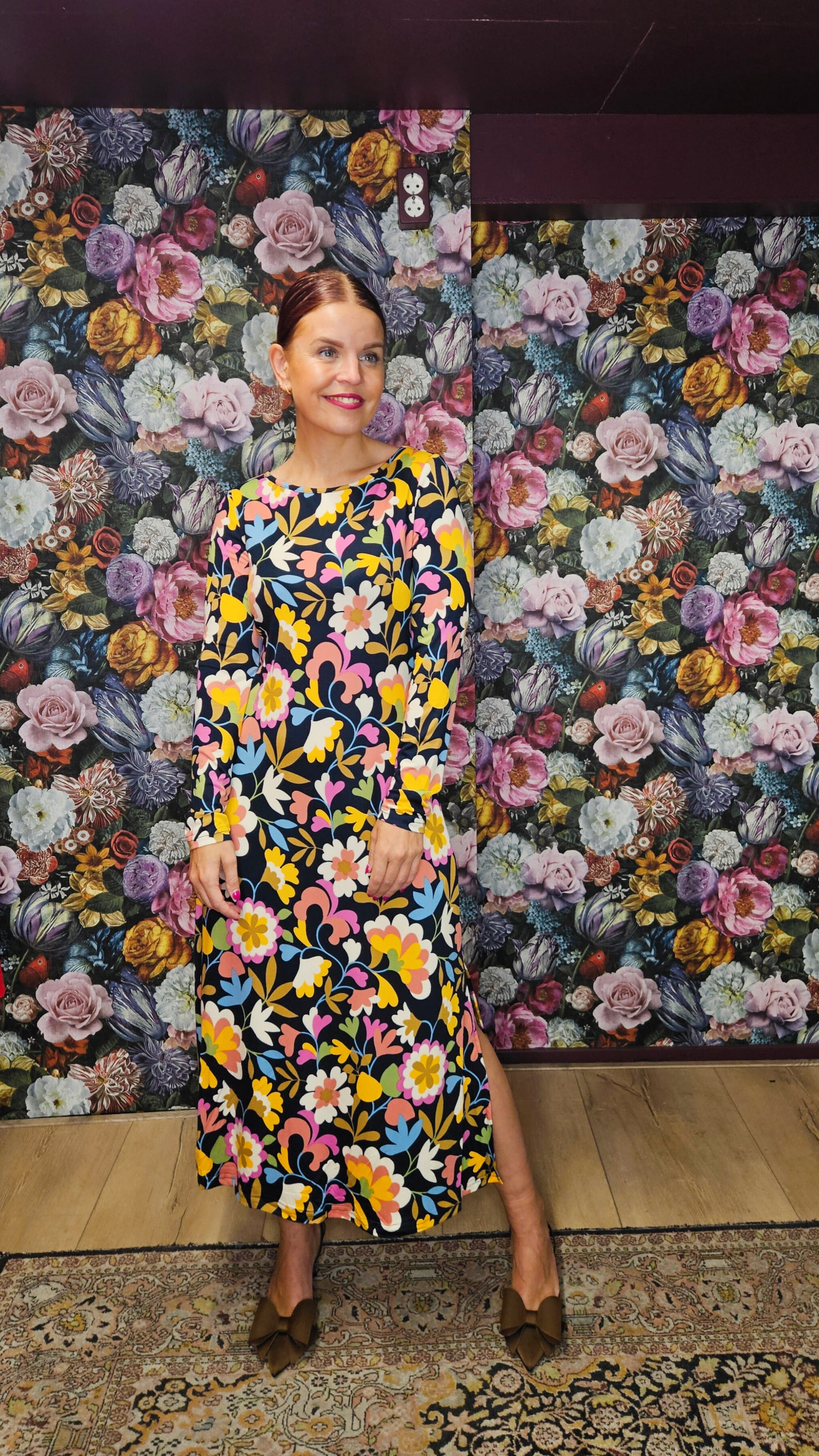 COMPAÑÍA FANTÁSTICA | BOLD FLORAL MIDI DRESS - MULTI