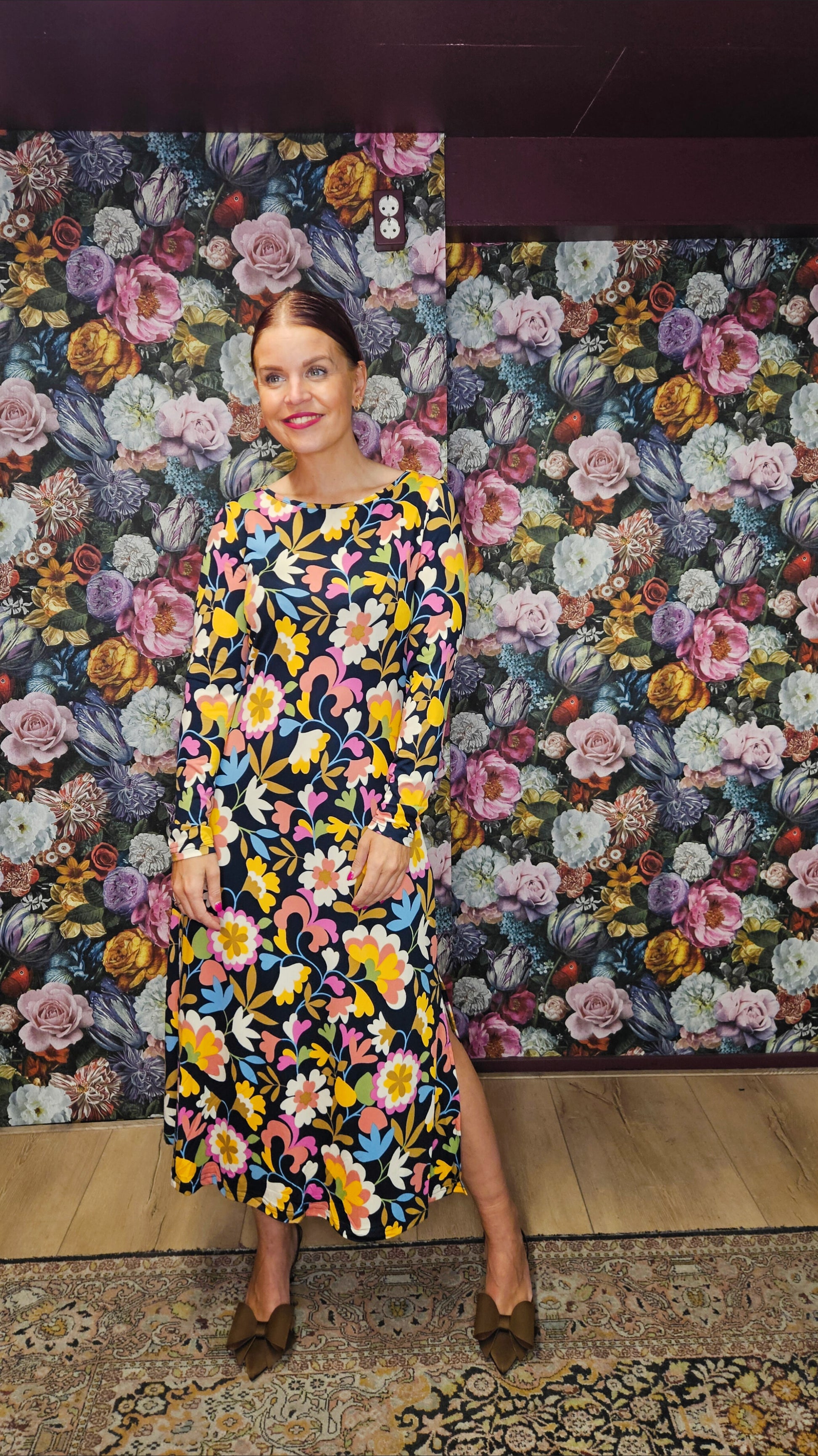 COMPAÑÍA FANTÁSTICA | BOLD FLORAL MIDI DRESS - MULTI