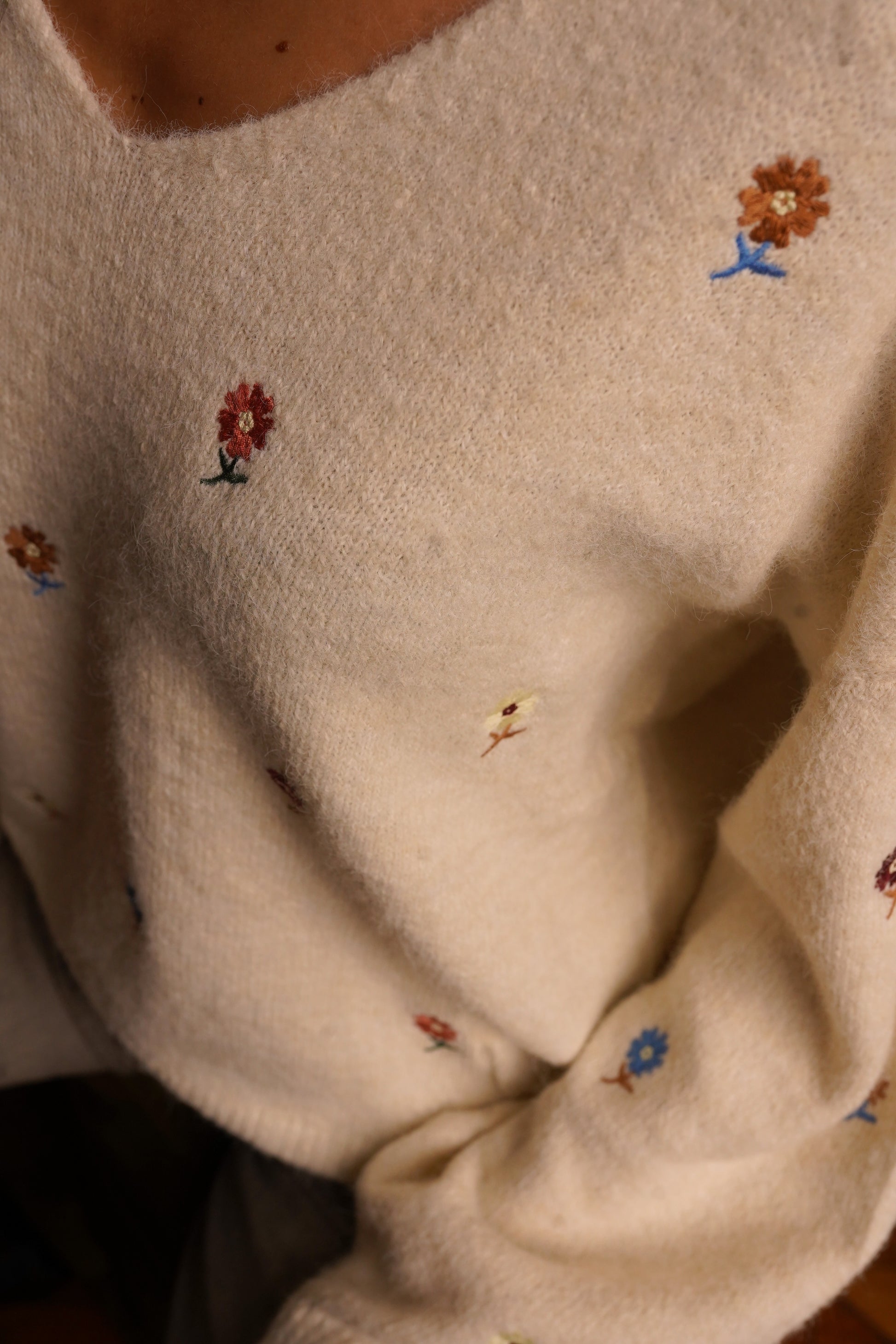 FLORIANE EMBROIDERY KNIT - OFFWHITE