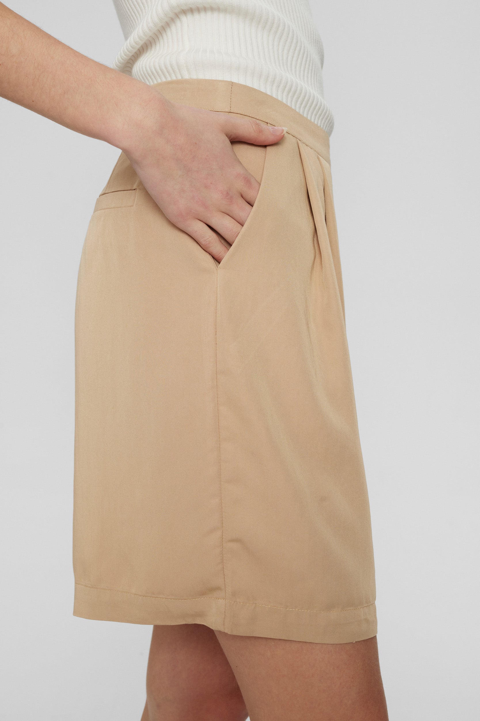 NUMPH | SUMMER SHORTS - SESAME