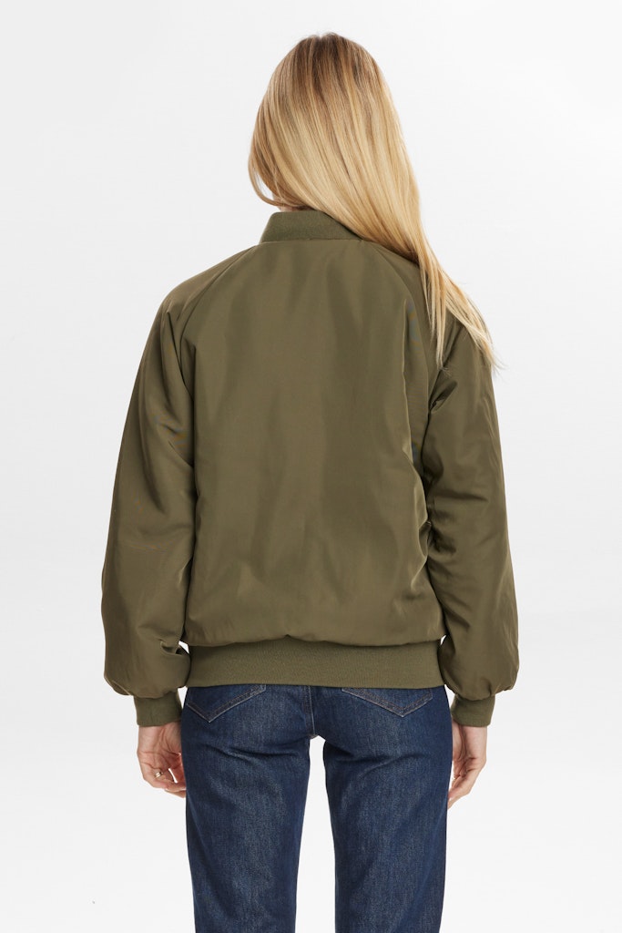 NÜMPH | TERA REVERSIBLE JACKET - GRAPE LEAF