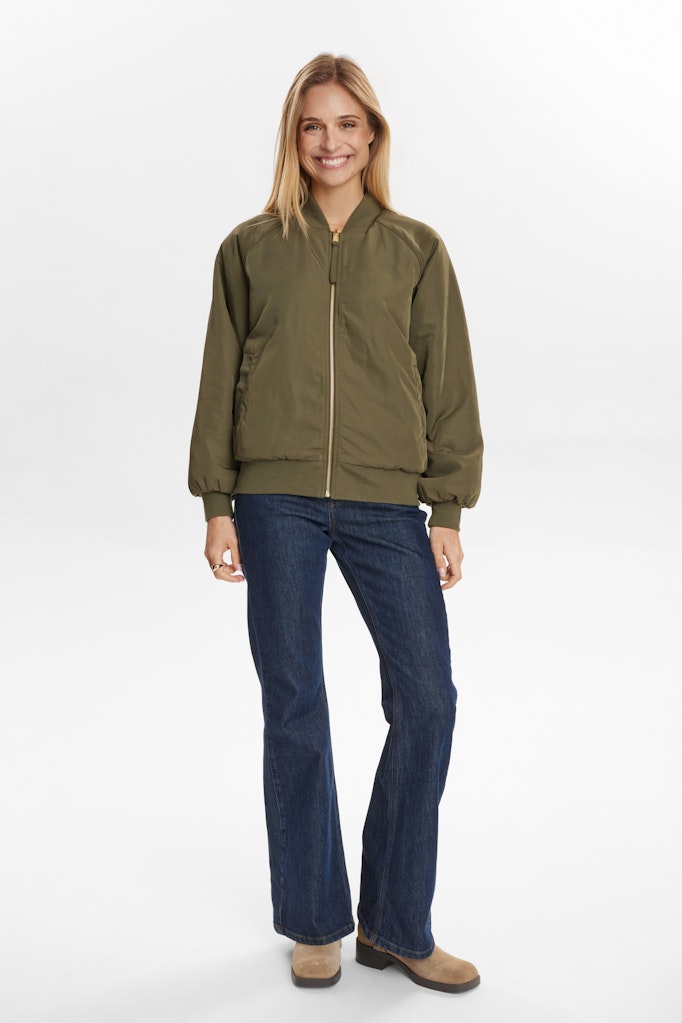 NÜMPH | TERA REVERSIBLE JACKET - GRAPE LEAF