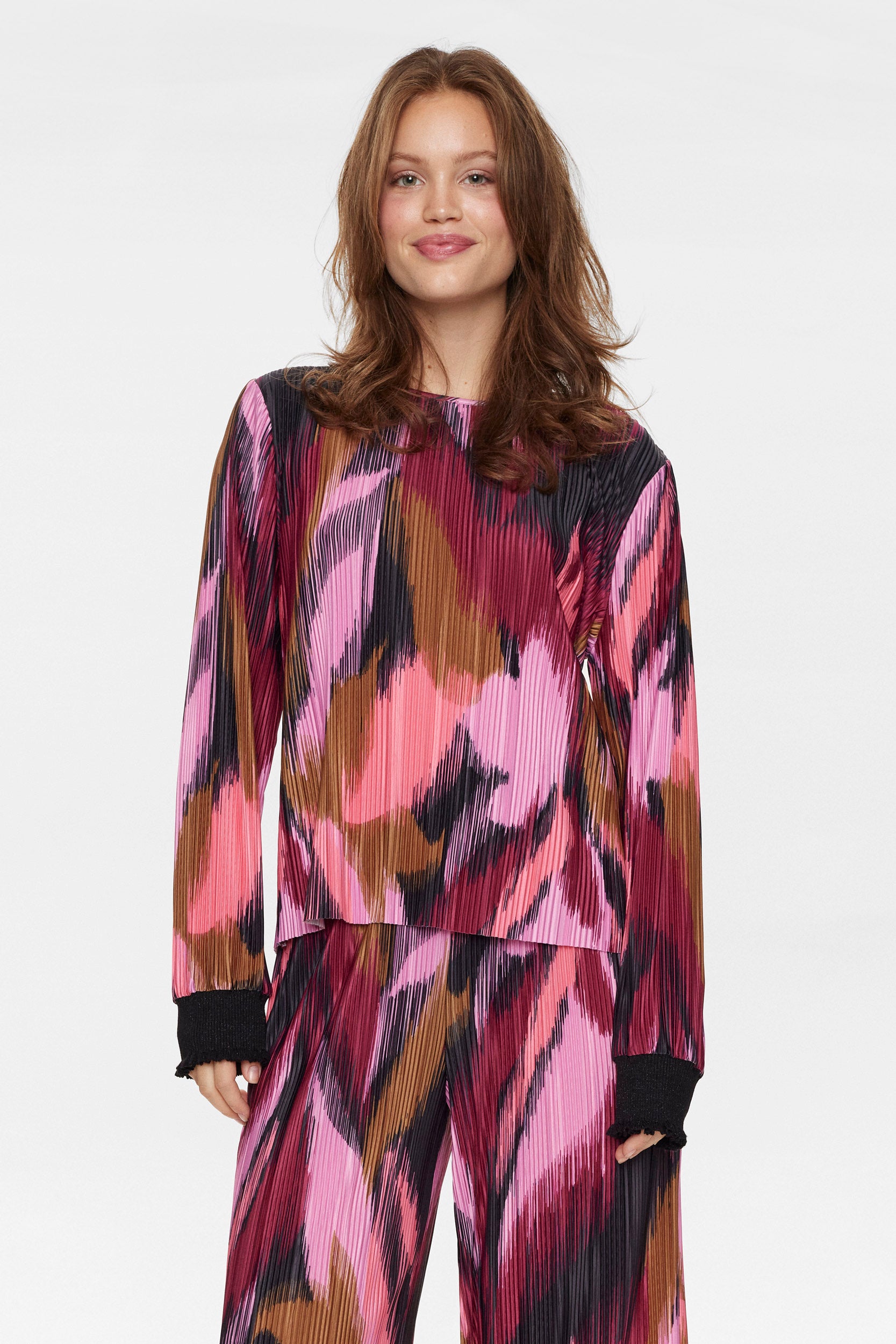 NÜMPH | LEAVY BLOUSE - BEET RED