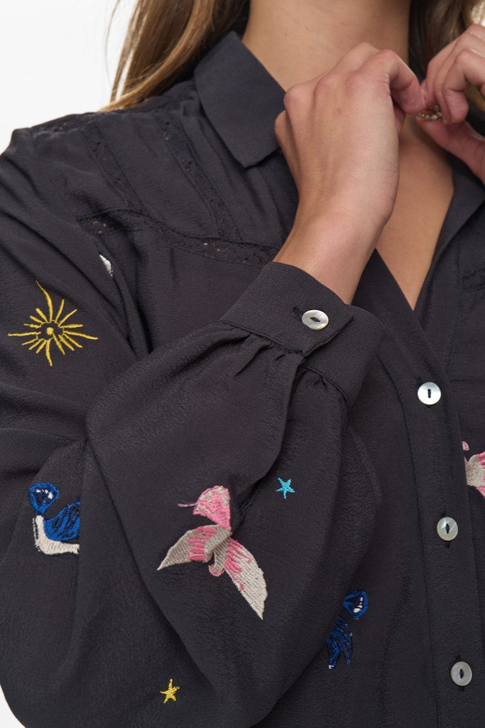 NÜMPH | TEKNA SHIRT - OBSIDIAN