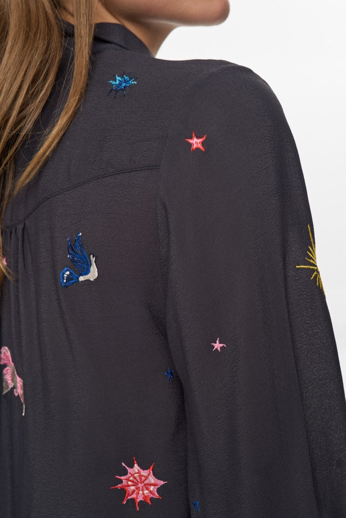 NÜMPH | TEKNA SHIRT - OBSIDIAN