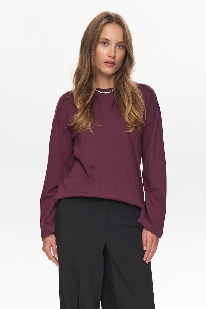 NÜMPH | GIRA SWEATER - WINETASTING