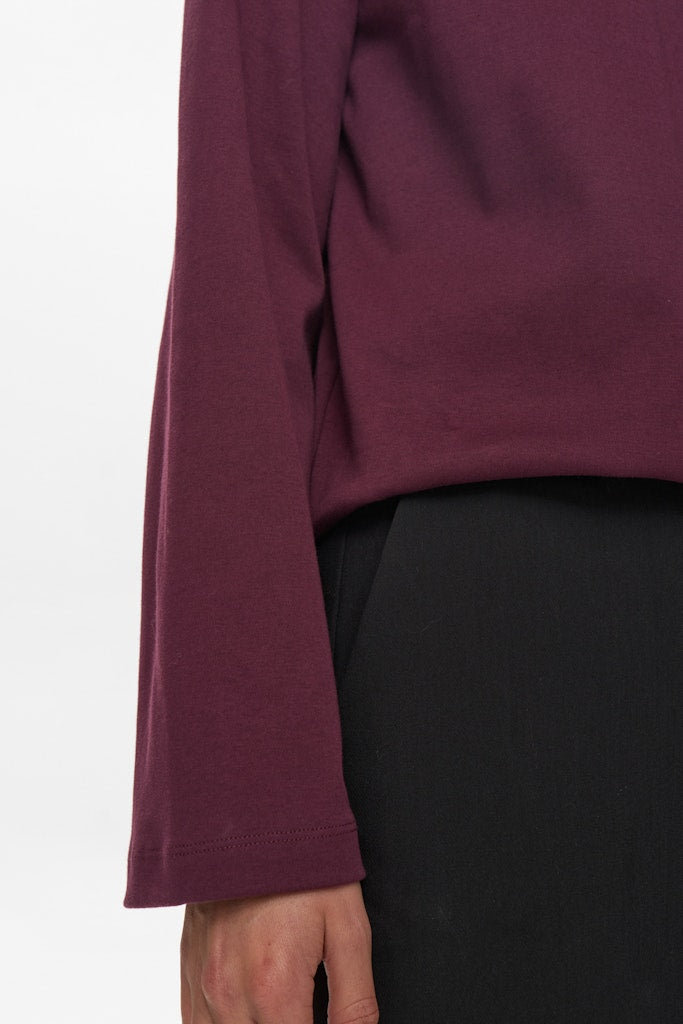 NÜMPH | GIRA SWEATER - WINETASTING