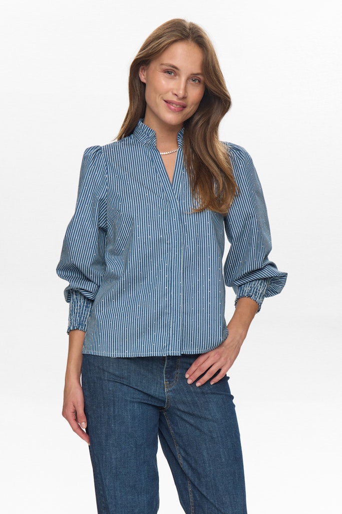 NÜMPH | EMILIE SHIRT - MEDIUM BLUE DENIM