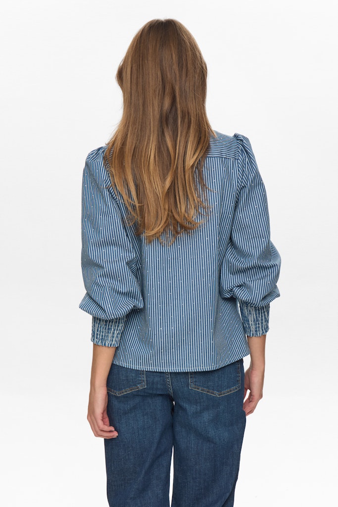 NÜMPH | EMILIE SHIRT - MEDIUM BLUE DENIM