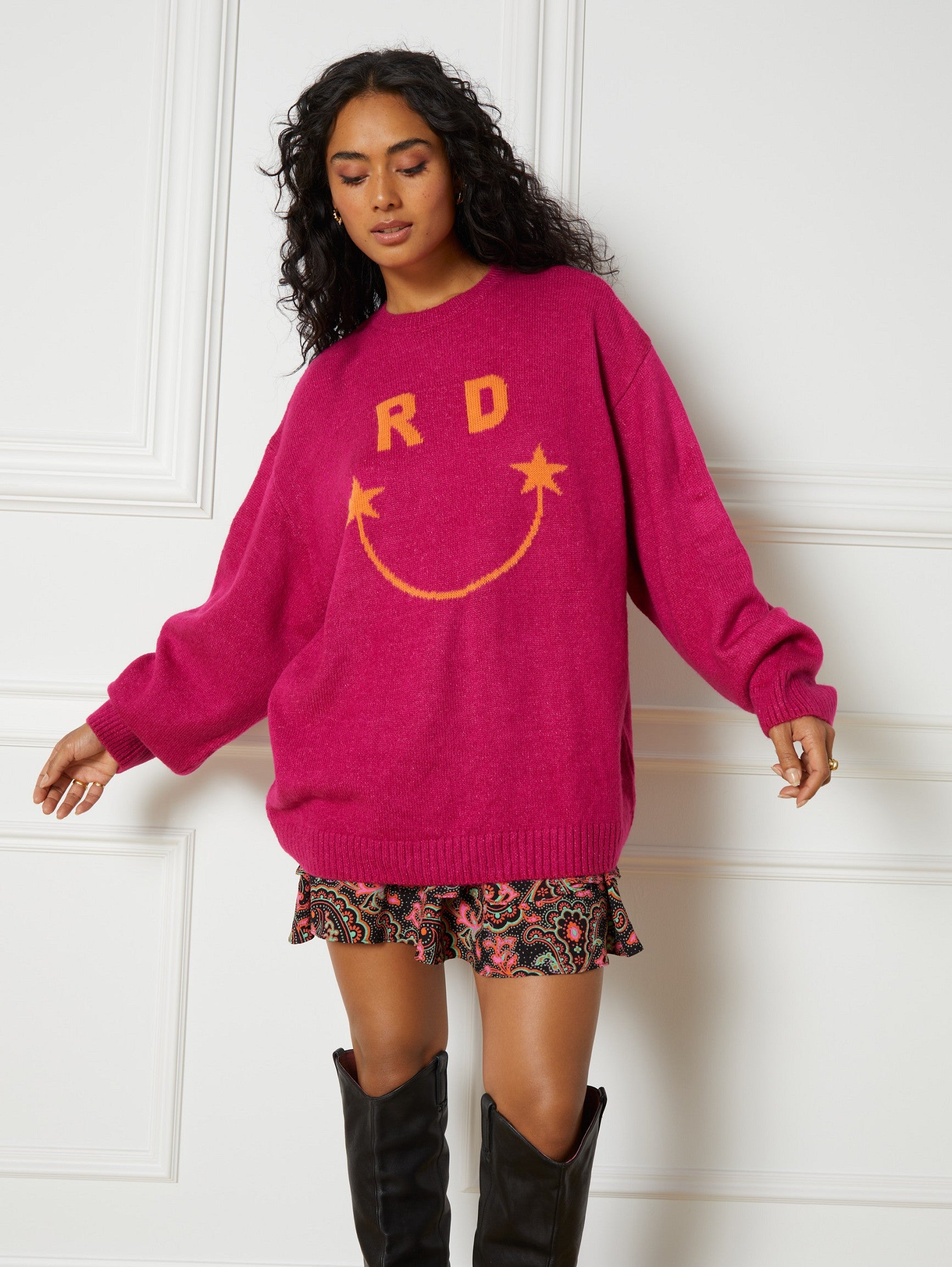 REFINED DEPARTMENT | FAYEN KNITTED SMILEY SWEATER - RASPBERRY