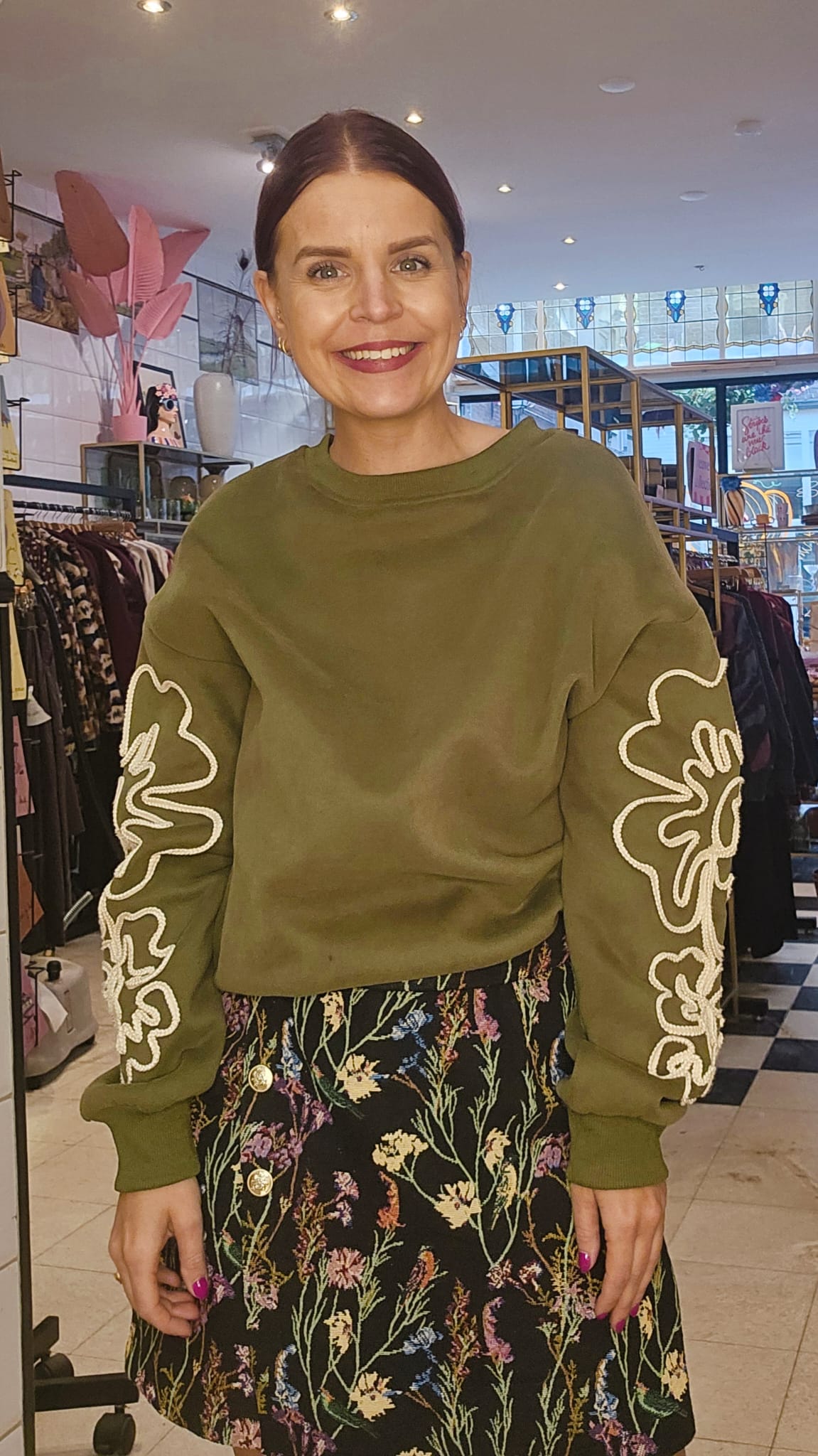 REVERY EMBROIDERY SWEAT - GREEN